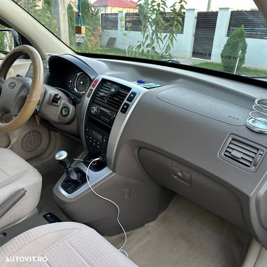 Hyundai Tucson 2.0 CRDI VGT GLS 2WD MT STYLE - 8