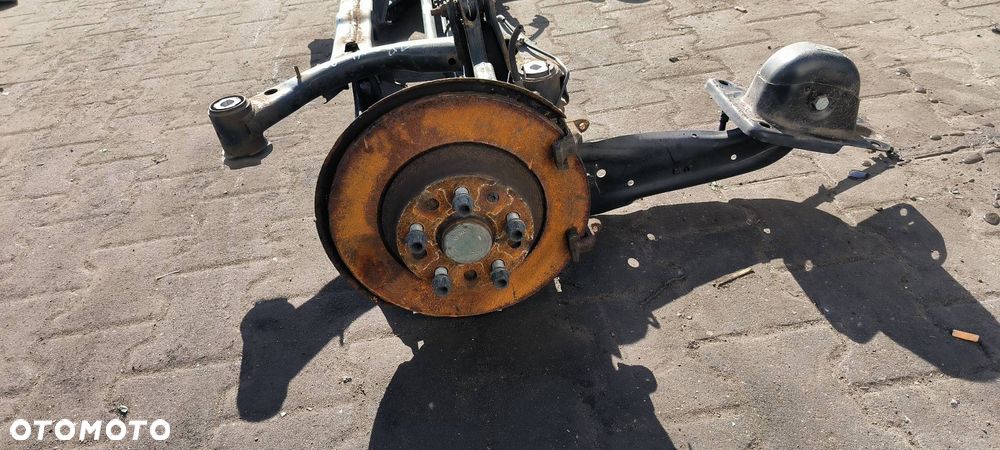 BELKA / SANKI TYŁ VOLKSWAGEN PASSAT B8 - 5