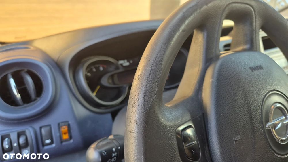 Opel VIVARO - 8