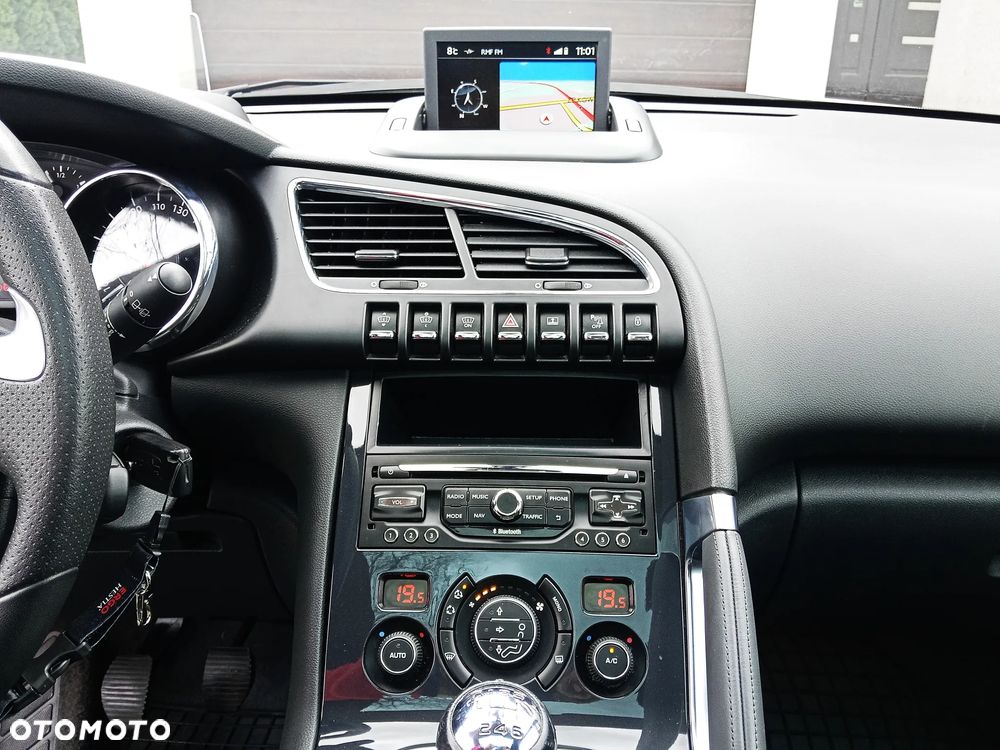 Peugeot 3008 1.6 BlueHDi Style S&S - 18