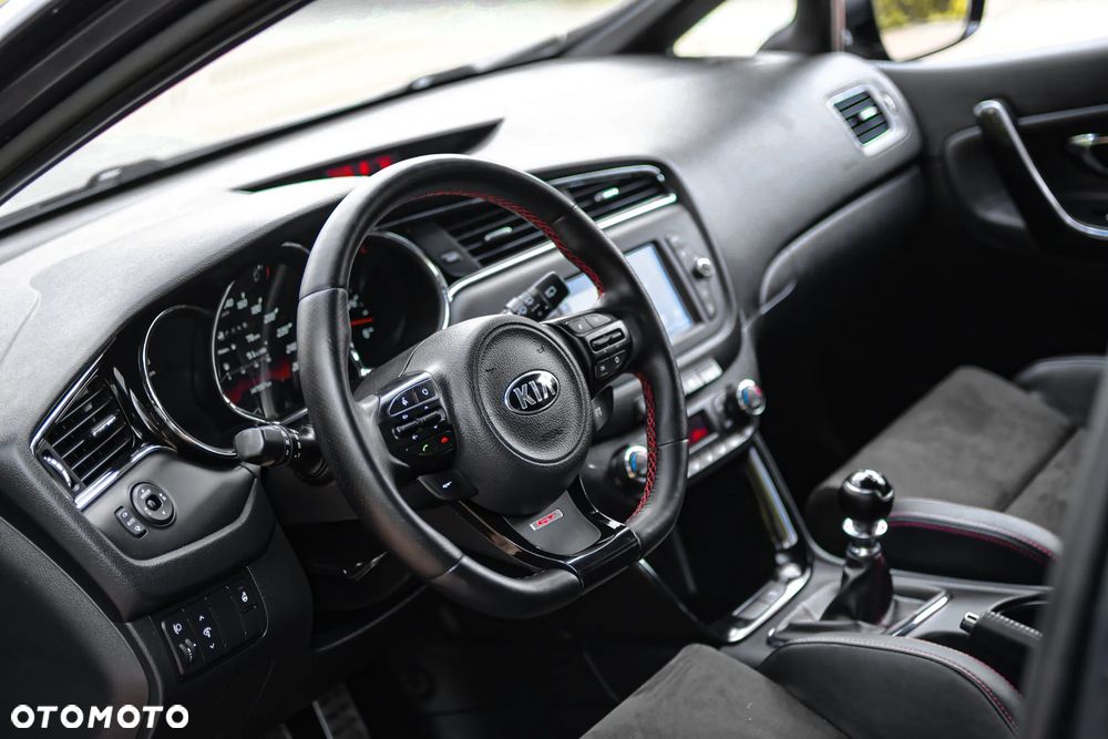 Kia Ceed 1.6 T-GDI GT - 11
