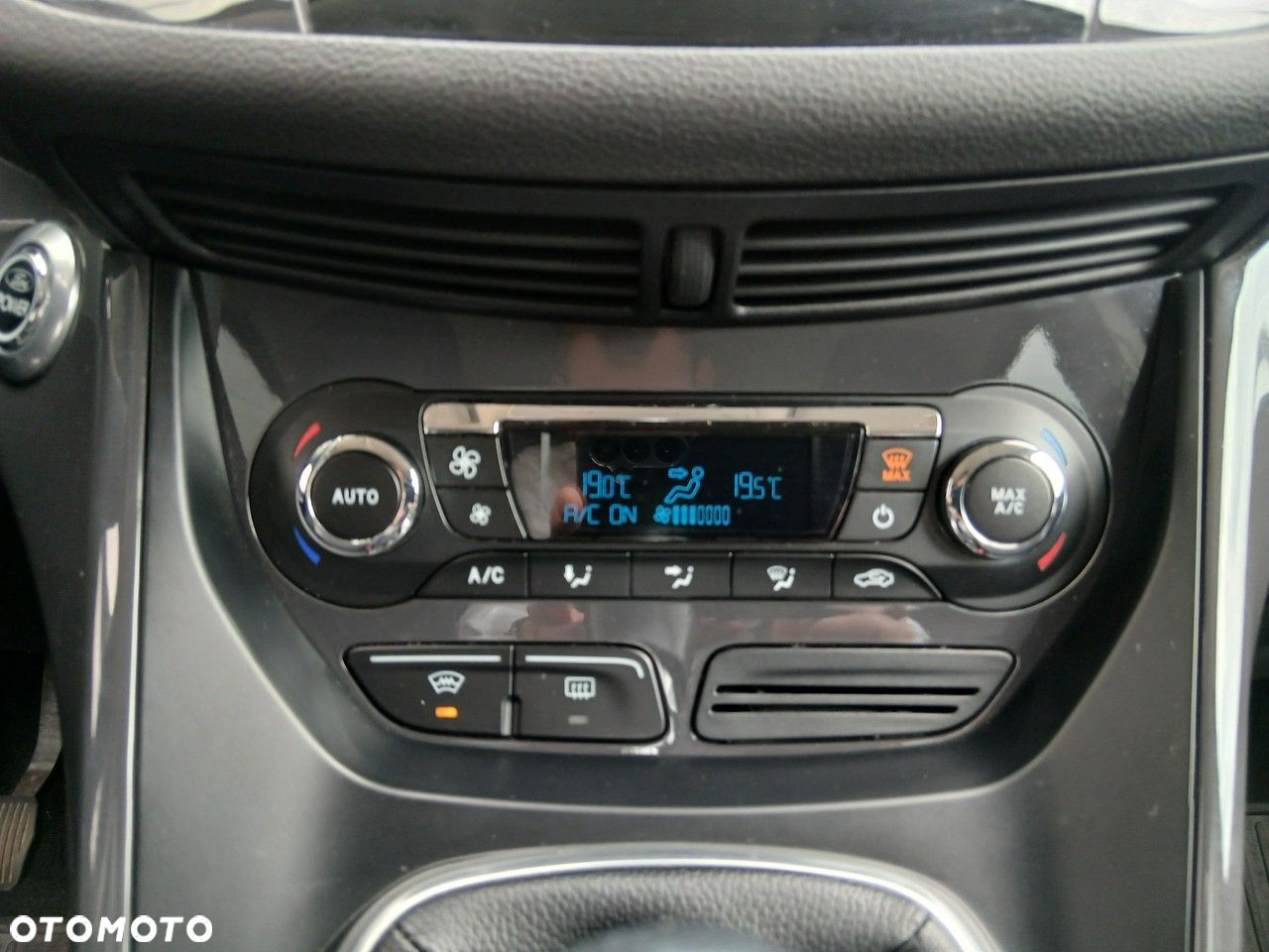 Ford Kuga - 20