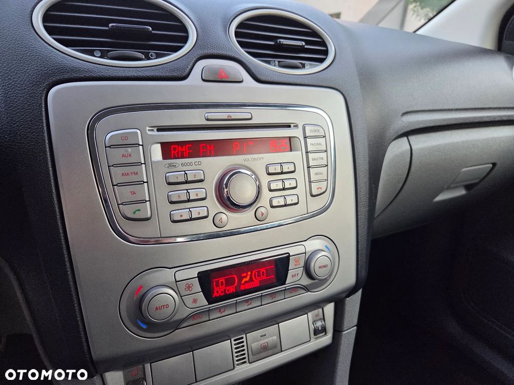 Ford Focus 1.6 16V Black Magic - 13