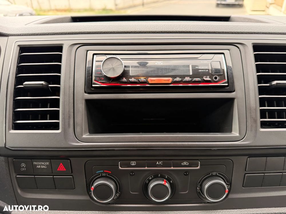 Volkswagen Transporter - 30