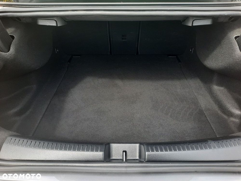 Mercedes-Benz CLA 250 Progressive 7G-DCT - 34