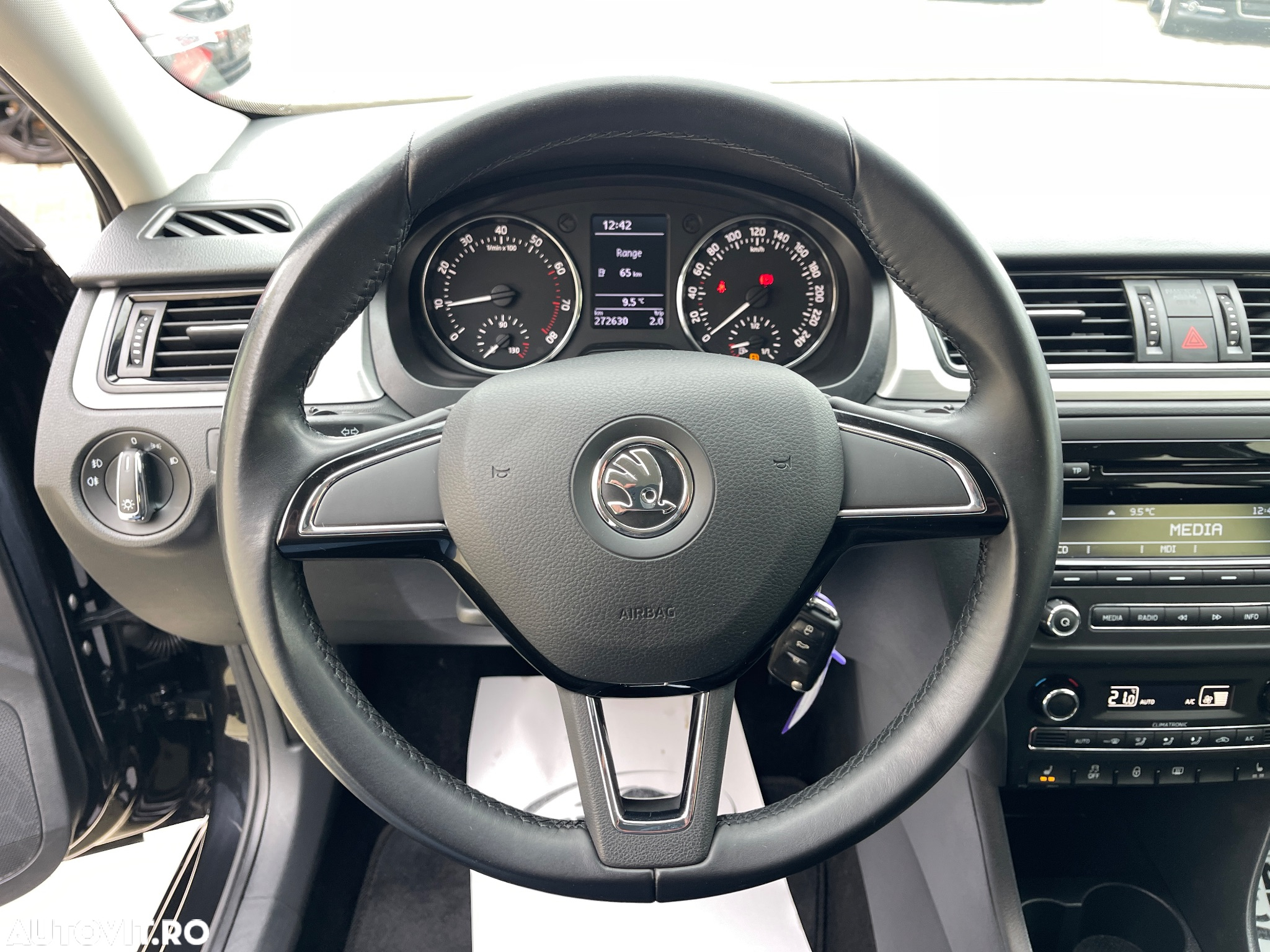 Skoda RAPID 1.2 TSI Ambition - 36