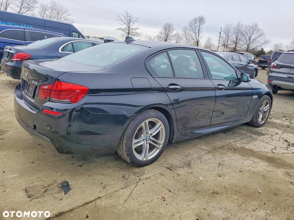 BMW Seria 5 528i xDrive Sport-Aut - 4