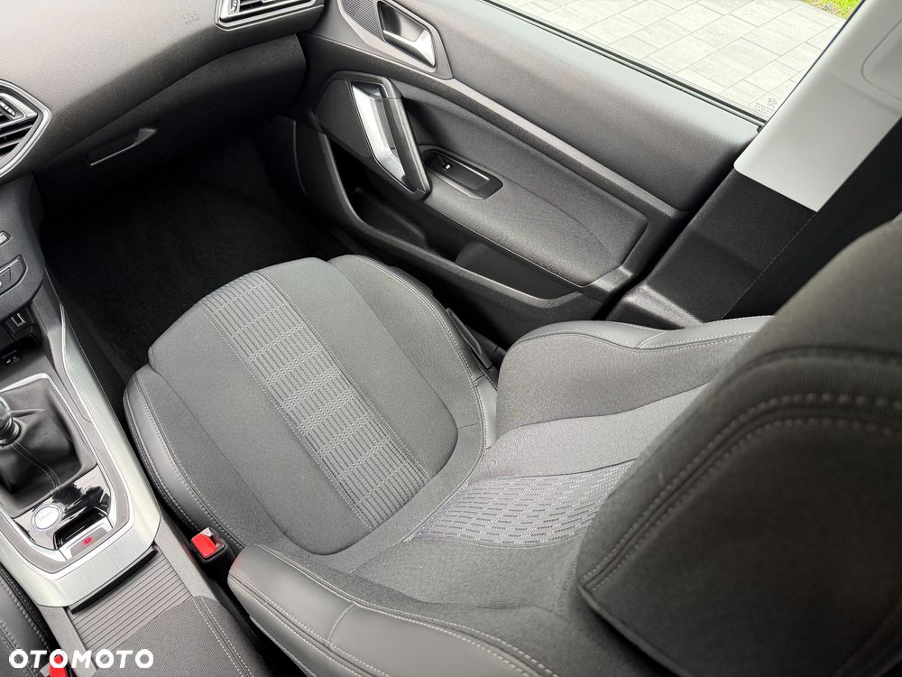 Peugeot 308 BlueHDi 120 Stop & Start Allure - 23