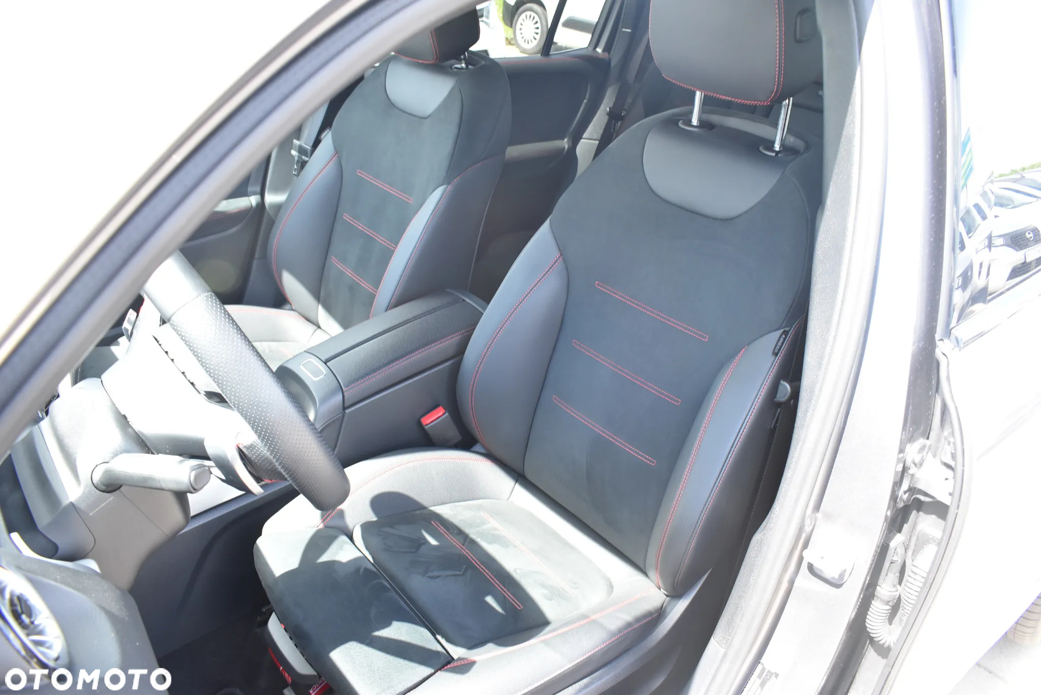 Mercedes-Benz GLB 200 d 4-Matic 8G-DCT - 11