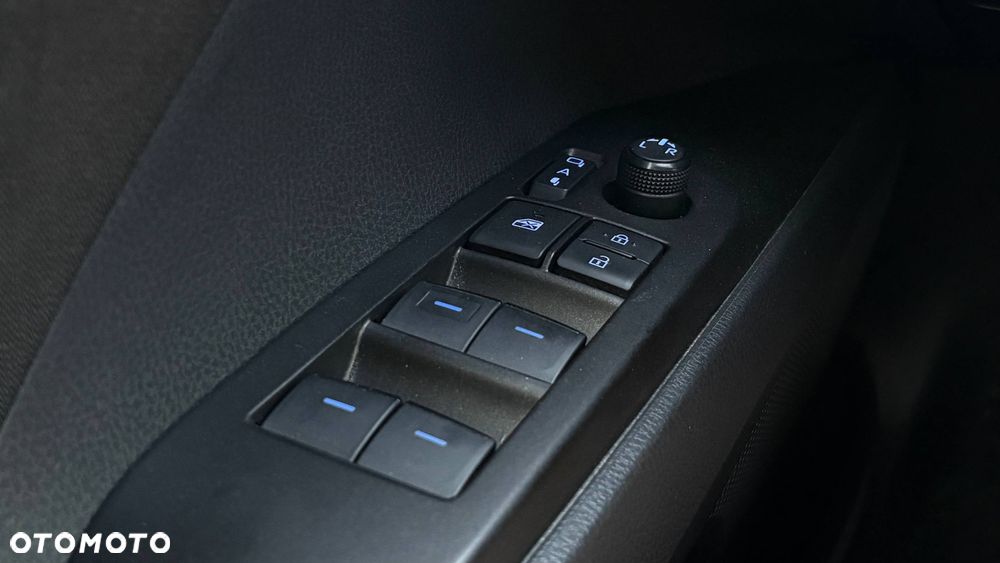Toyota Camry 2.5 Hybrid Comfort CVT - 25