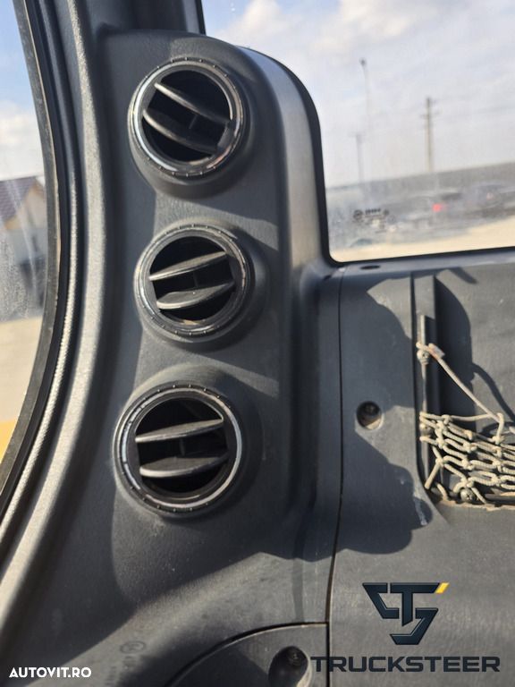 Hyundai 60CR-9R - 21