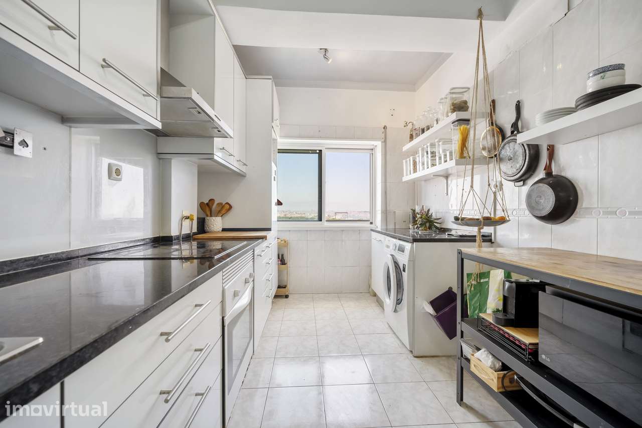 Apartamento T3 Transformado em T2 com Vista Panorâmica - Grande imagem: 2/25