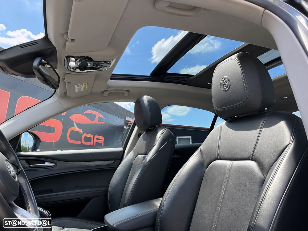 Alfa Romeo Stelvio 2.2 16V AT8 Super - 12