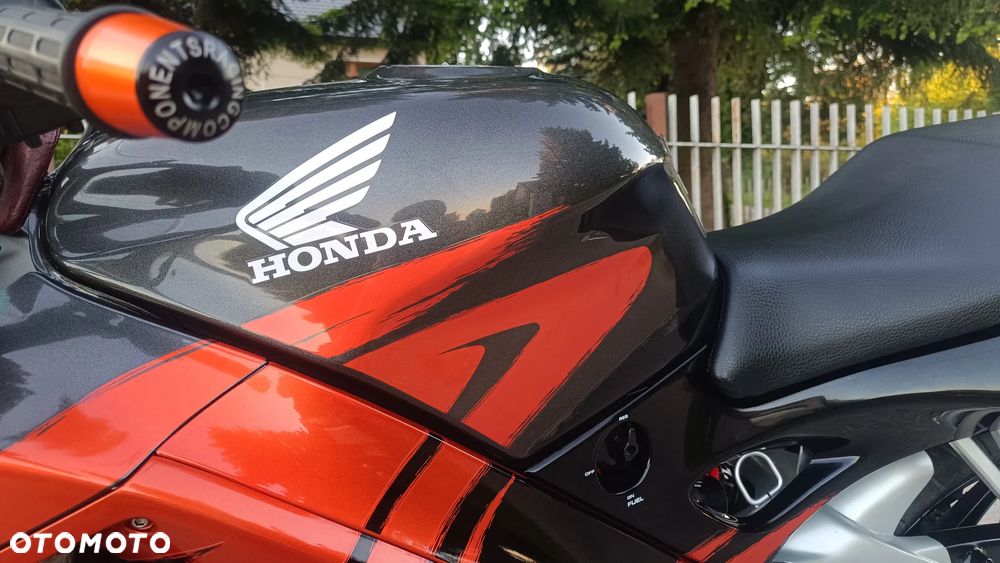 Honda CBR - 12