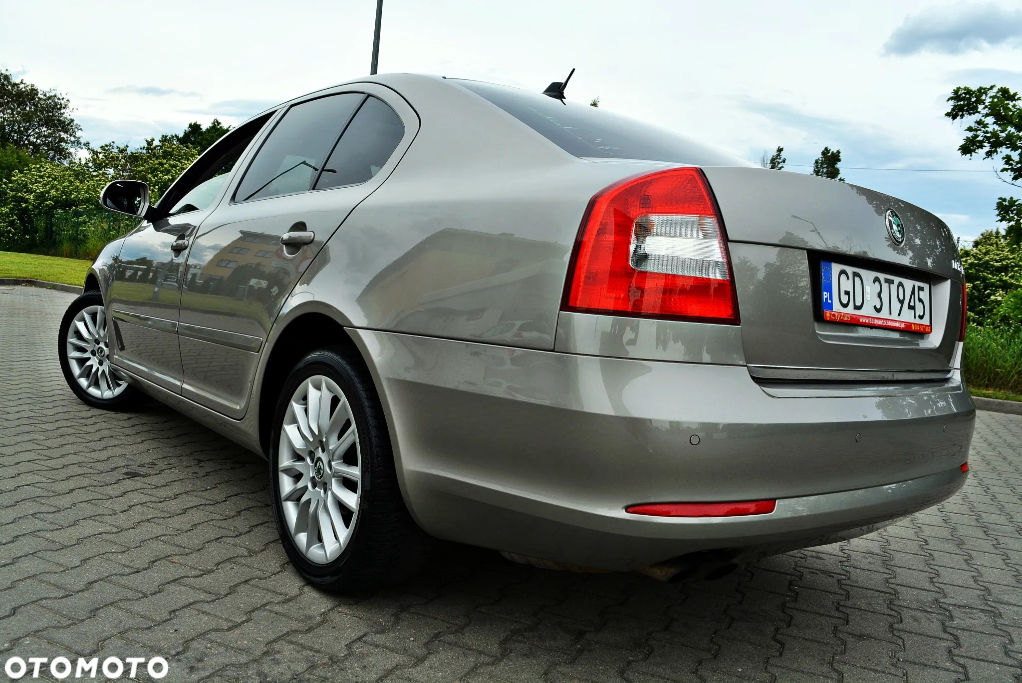 Skoda Octavia 1.8 TSI DSG Laurin & Klement - 3
