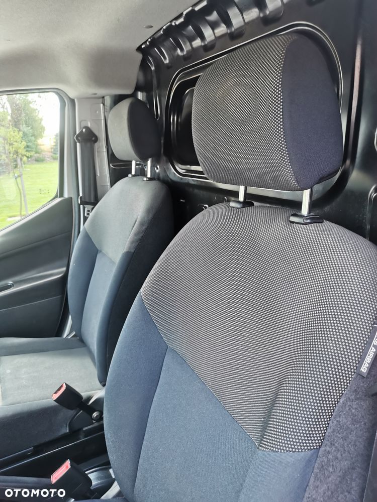 Nissan NV200 - 11