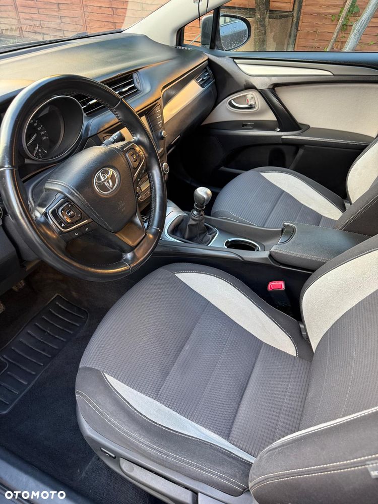 Toyota Avensis 2.0 D-4D Prestige - 12