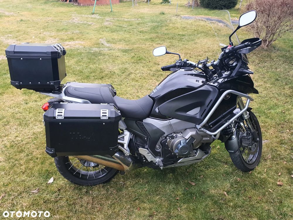 Honda VFR - 4