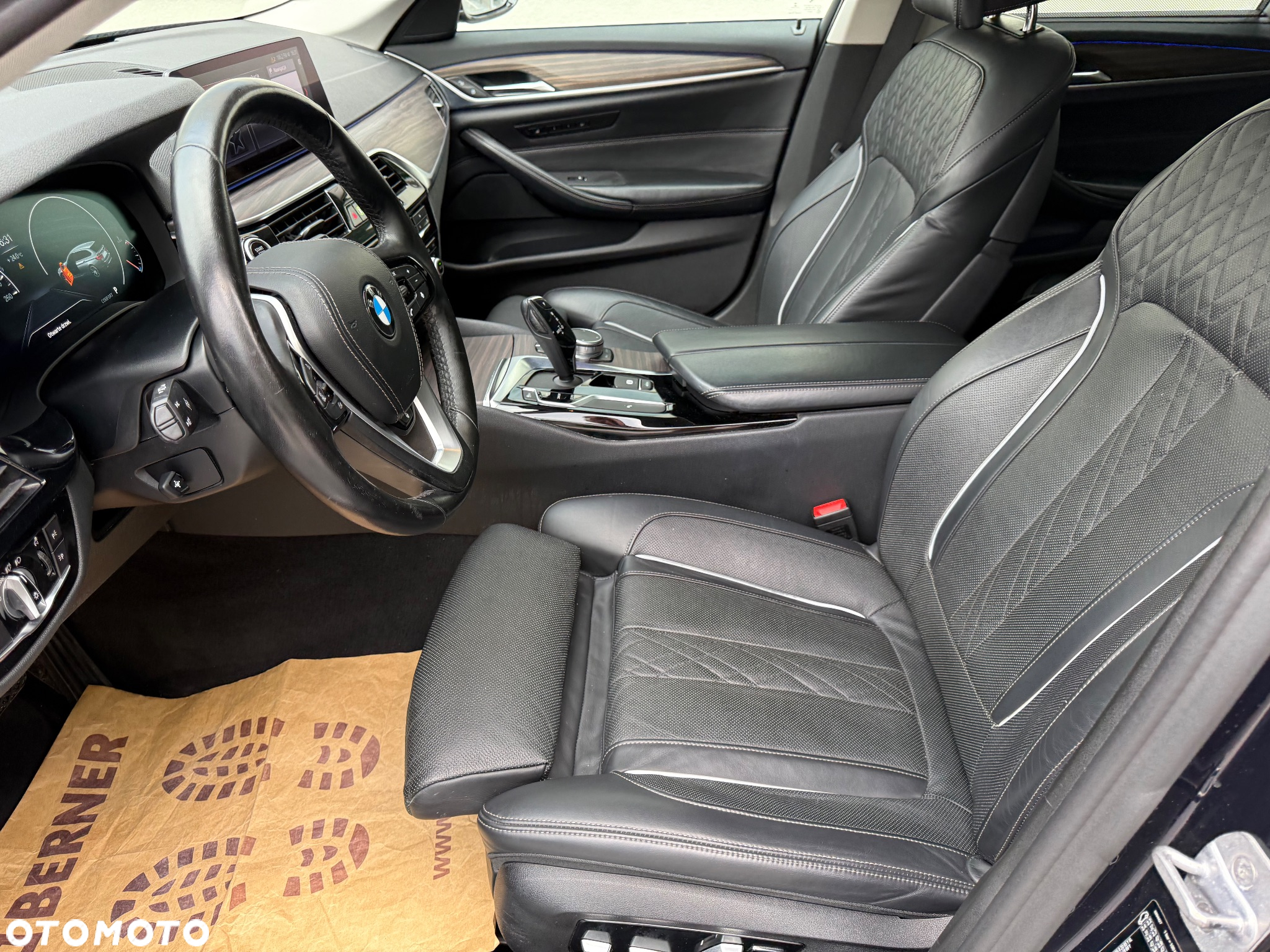 BMW Seria 5 520d Luxury Line sport - 12