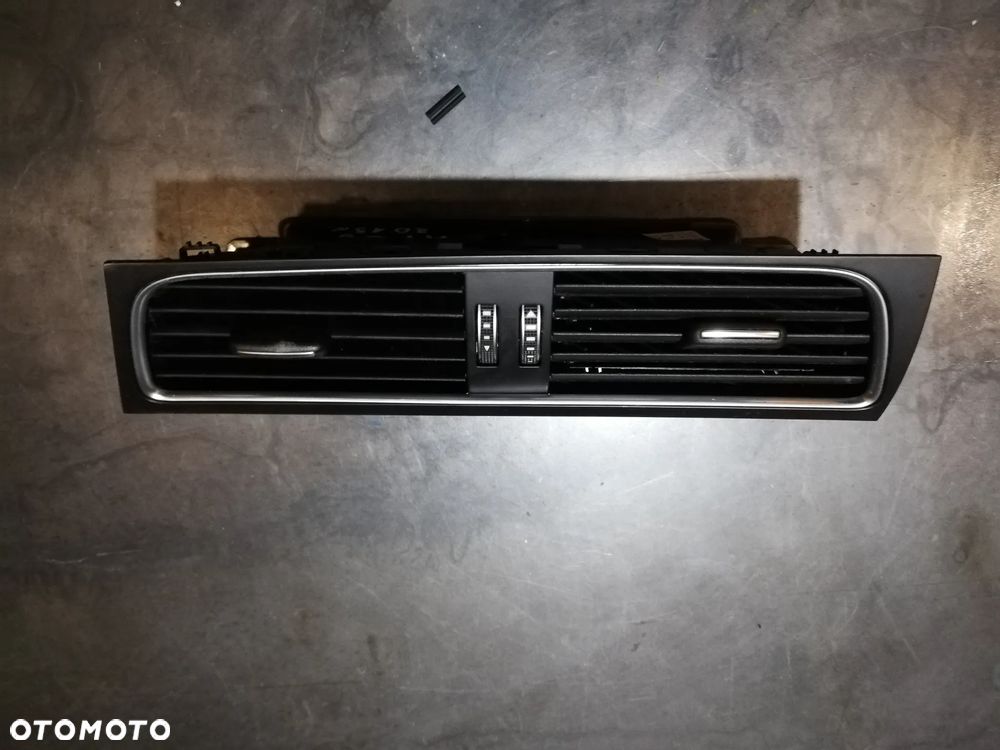KRATKA NAWIEWU ŚRODKOWA AUDI A4 B8 A5 8T 8T2820951D