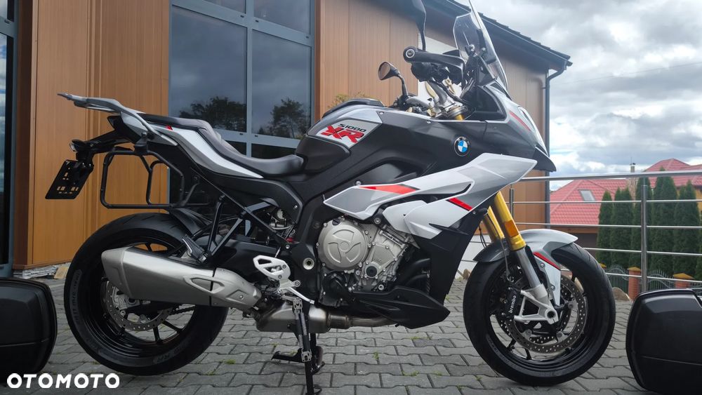 BMW XR - 1