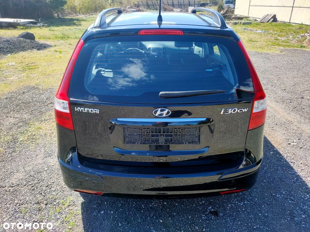 Hyundai i30 1.4 Base + World Cup - 13