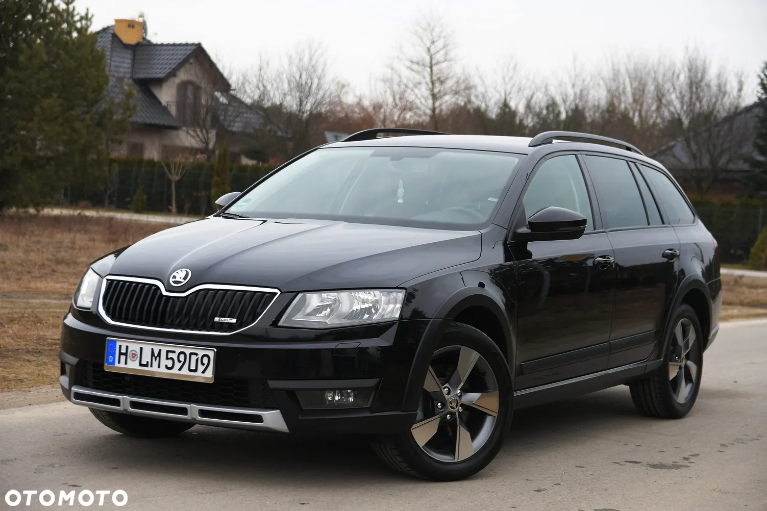 Skoda Octavia Combi 2.0 TDI 4x4 DSG Scout - 5