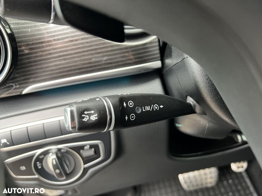 Mercedes-Benz V 300 d Combi Compact 237 CP RWD 9AT - 13