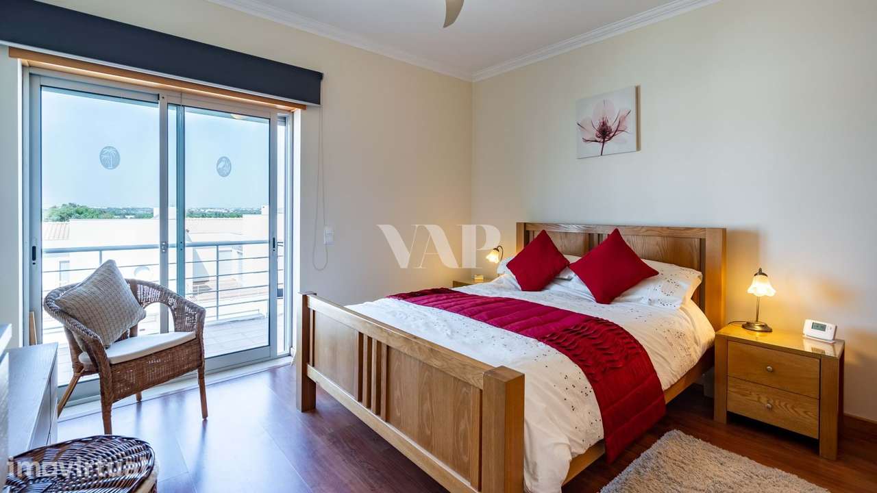 Moradia V3+2 em Condomínio Fechado com Vista Mar em Vilamoura - Grande imagem: 4/29