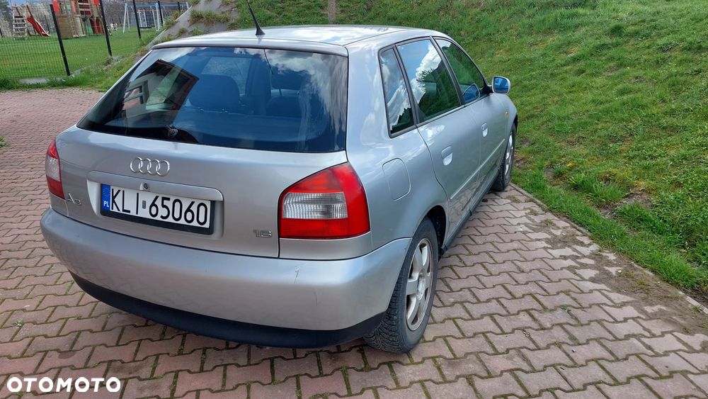 Audi A3 Sportback 1.6 Ambition - 4