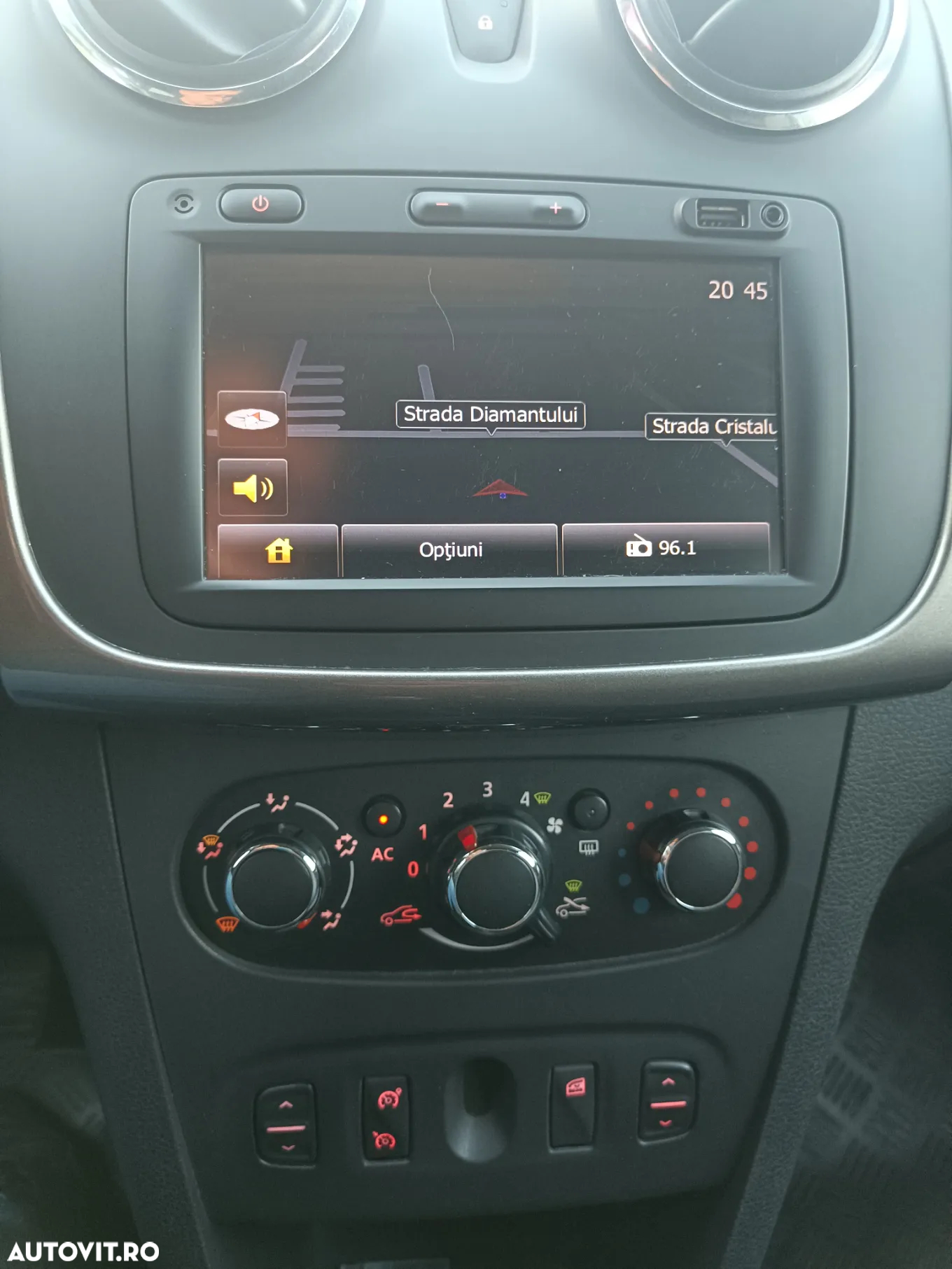 Dacia Logan MCV TCe 90 Prestige - 12