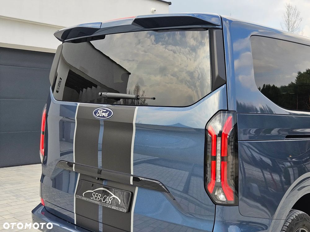 Ford Tourneo Custom - 17