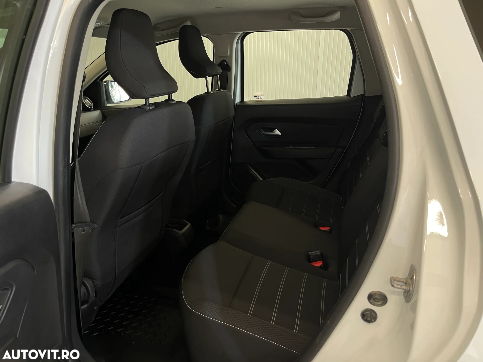Dacia Duster 1.5 Blue dCi 4WD Comfort - 10
