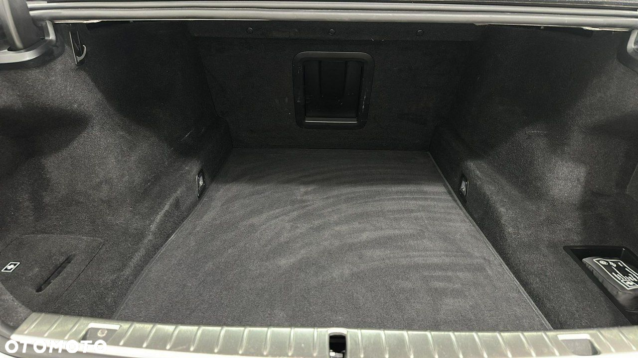 BMW Seria 7 - 12