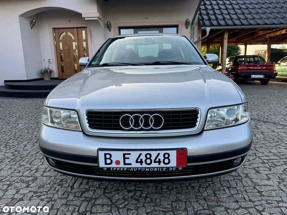 Audi A4 Limousine 2000 photo 2