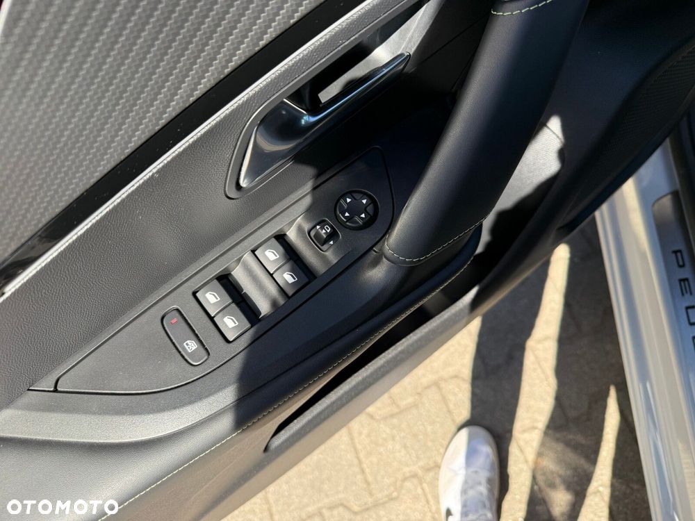 Peugeot 2008 PureTech 130 GT S&S EAT8 - 10