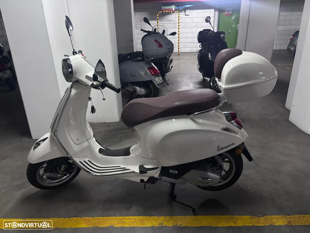 Piaggio Vespa Primavera - 1