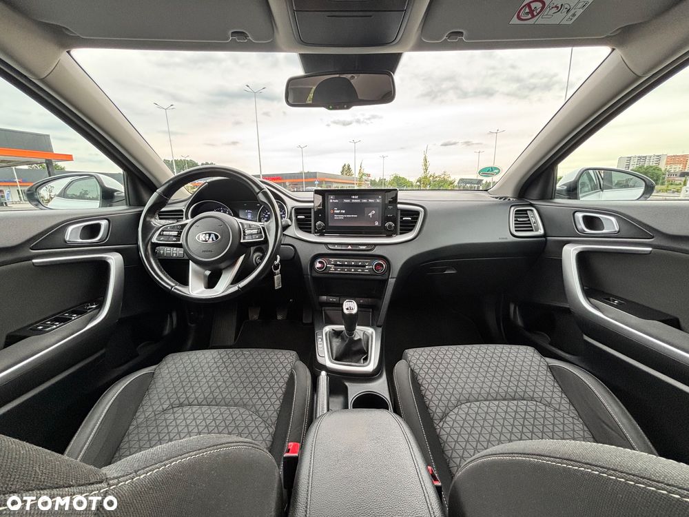 Kia XCeed 1.5 T-GDI M - 24