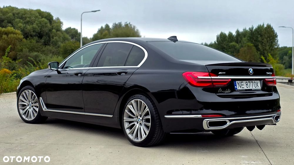 BMW Seria 7 - 11