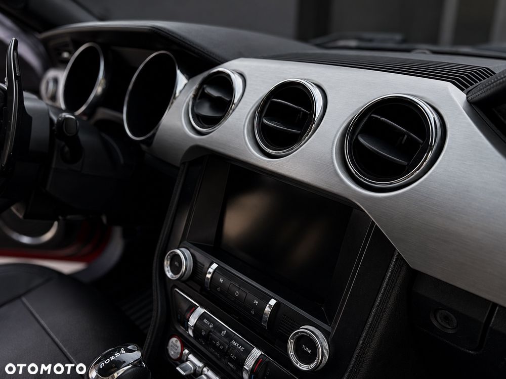 Ford Mustang - 31