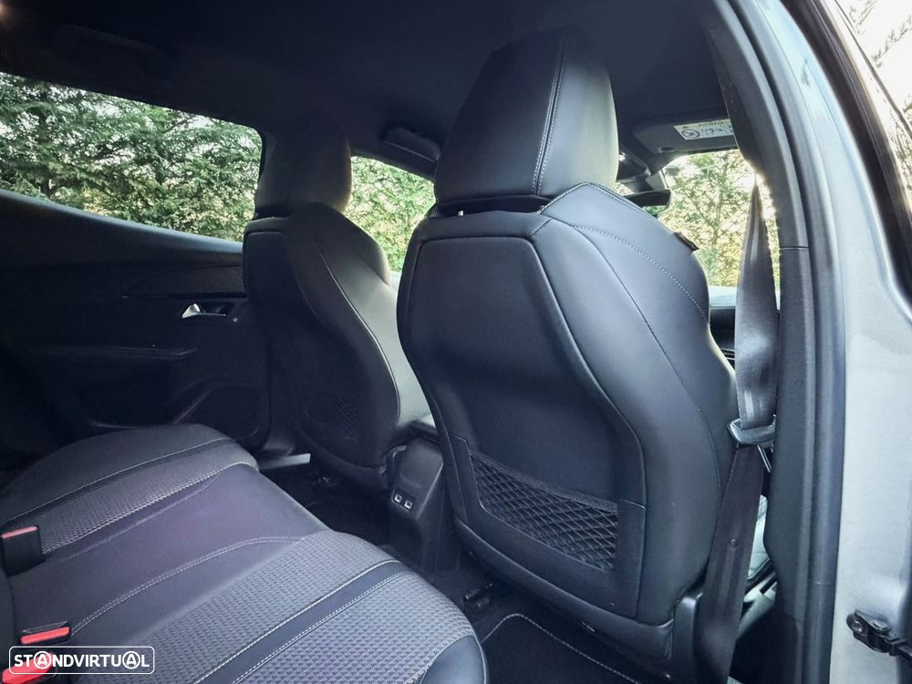 Peugeot e-2008 GT Pack - 24