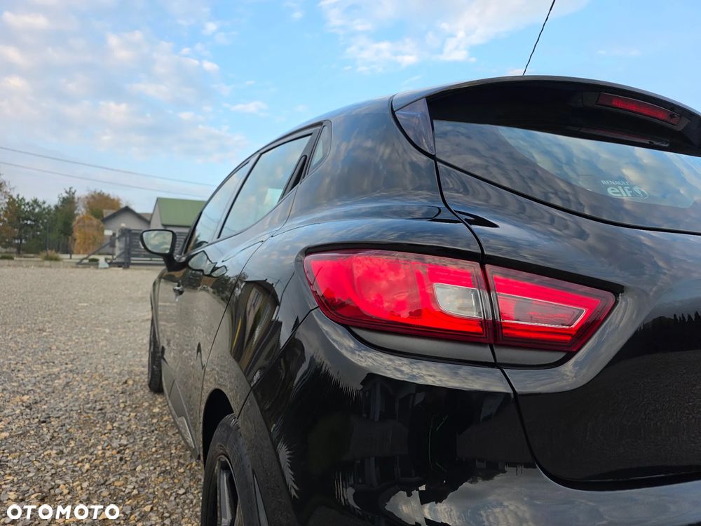 Renault Clio 1.2 16V 75 Authentique - 24