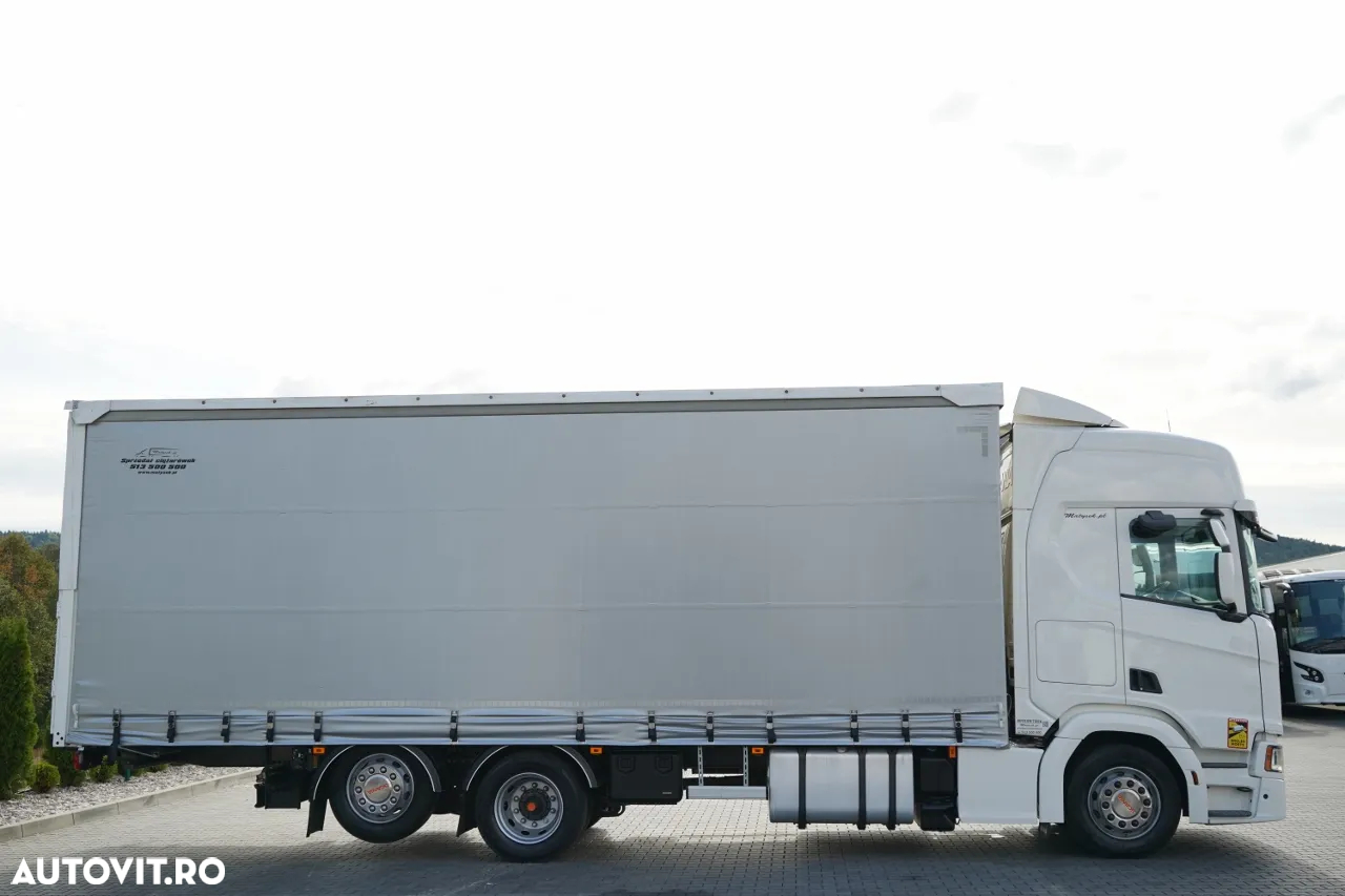 Scania R 450 / MEGA / 6x2 / CORTINĂ - 8,2 m / SOLO / PUNTE RIDICATĂ / PODEA REZISTENTĂ / NAVI / - 6