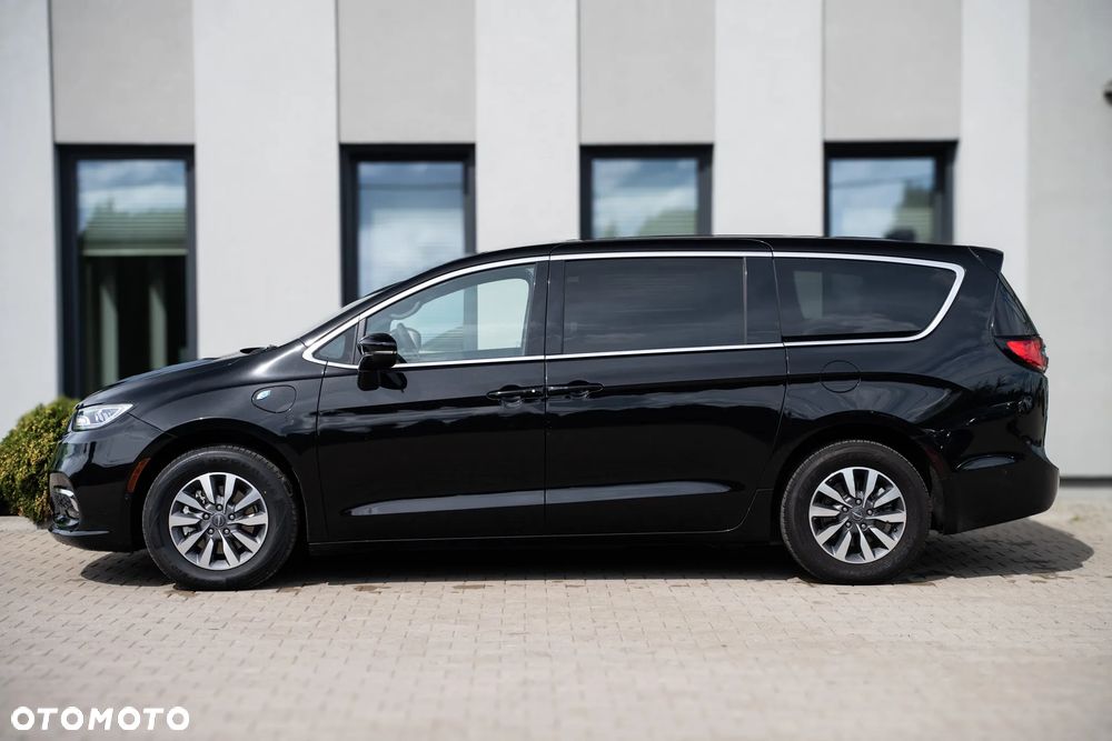 Chrysler Pacifica - 4