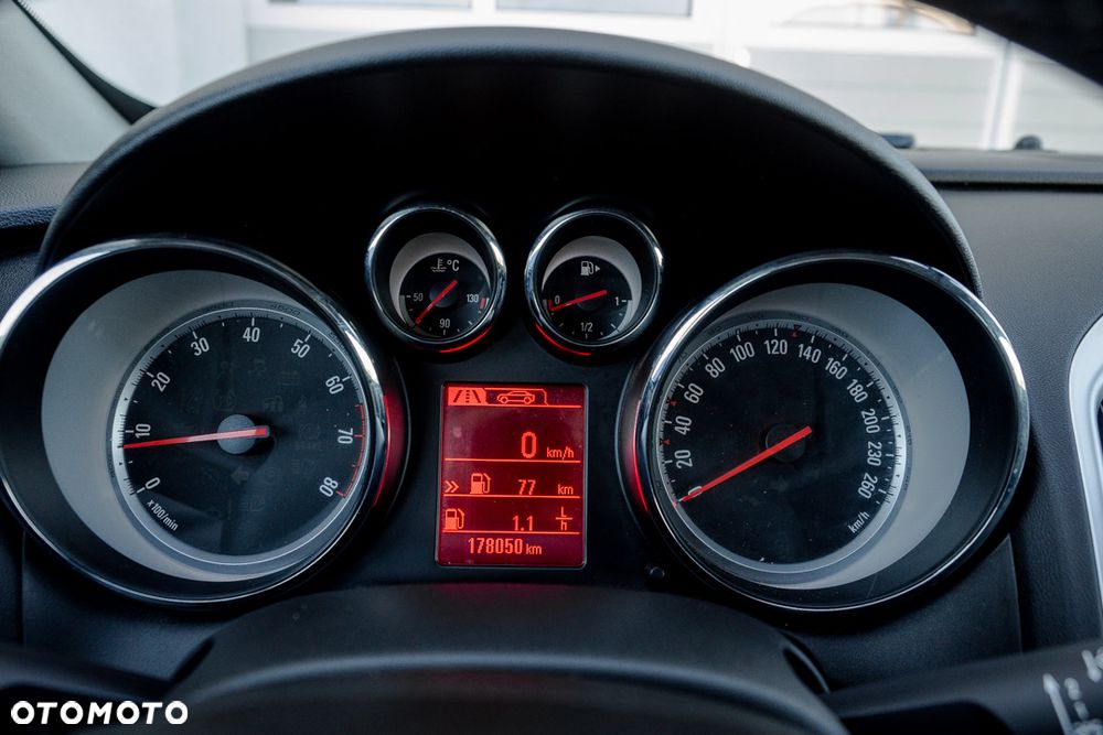 Opel Astra 1.6 Turbo Sport - 19