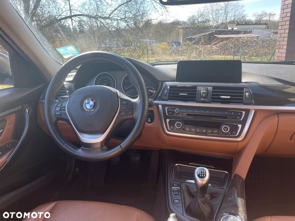 BMW Seria 3 320d Luxury Line - 13