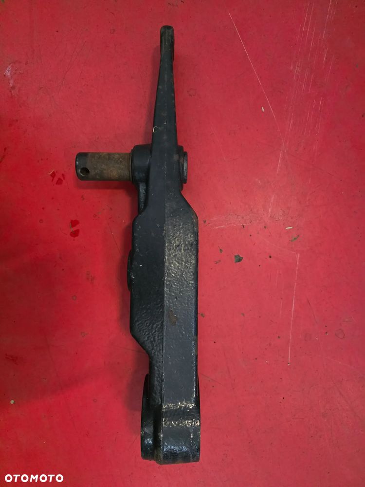 Wieszak ramion Valtra 8150, 8350, 8450, 8550 - 2