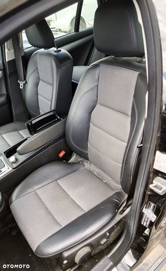 MERCEDES C-KLASA W204 12r KOMBI FOTELE KANAPA KOMPLET BOCZKI - 1
