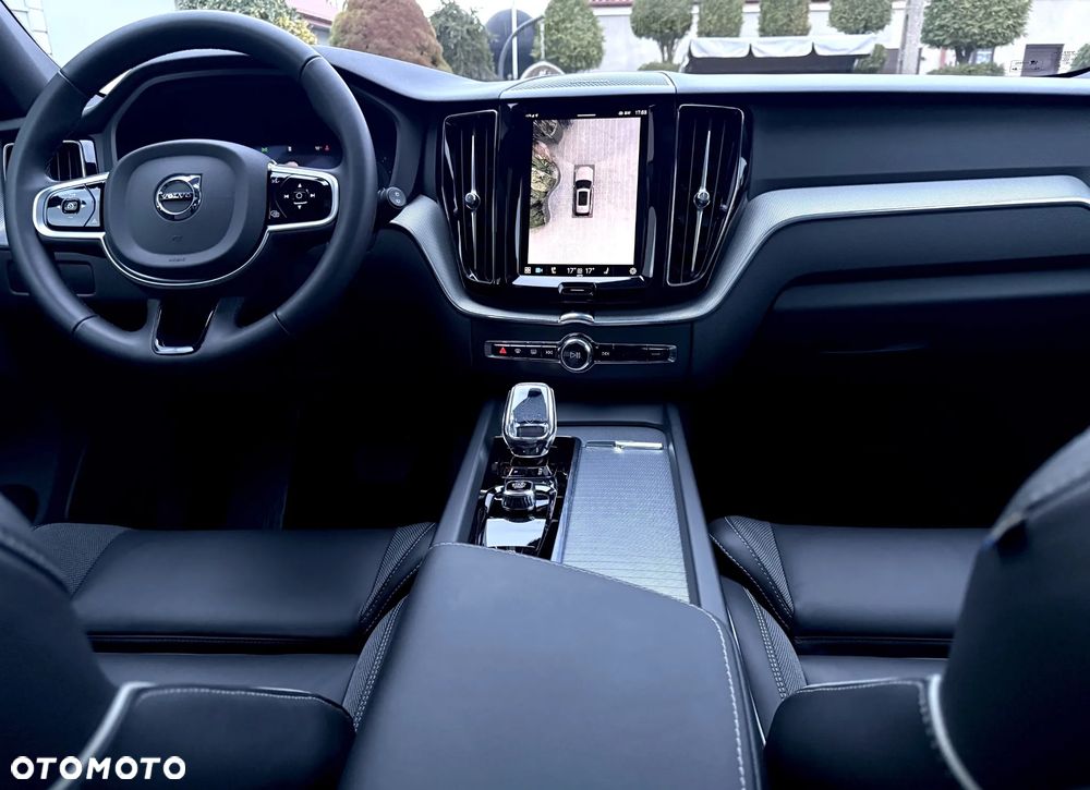 Volvo XC 60 B5 B AWD Geartronic RDesign - 12