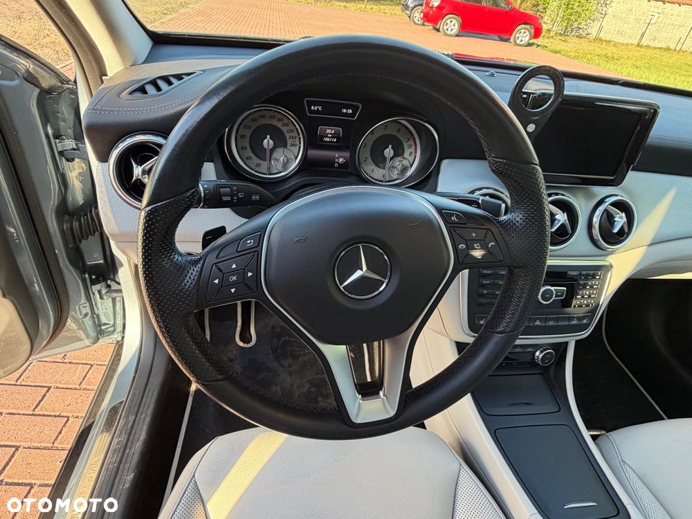 Mercedes-Benz GLA 250 4Matic 7G-DCT AMG Line - 16